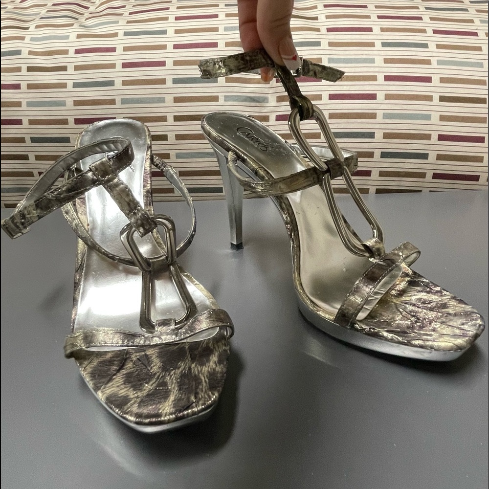 Used 7M Carlos by Carlos Santana sandals with straps